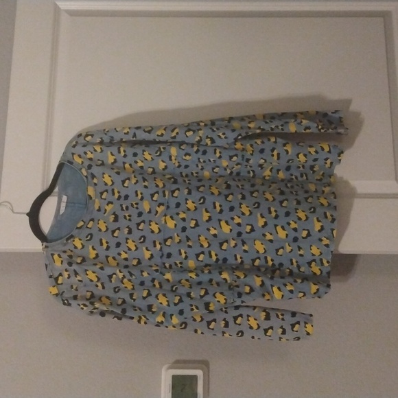 Easel LA super oversized small LS top patchwork colorful leopard - Picture 7 of 9